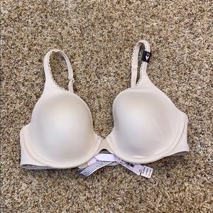 VS Demi bra
